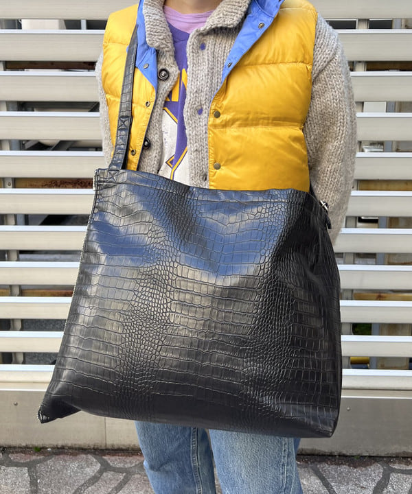 朱華さんの「BEAMS WOMEN｜BEAMS BOY / GOLDメッキ 0.8mm リング」を使ったコーディネート