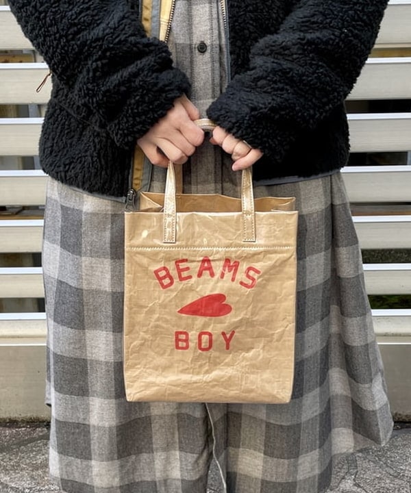 コウリキ　マミさんの「BEAMS WOMEN｜BEAMS BOY / BBロゴ ショップバック」を使ったコーディネート