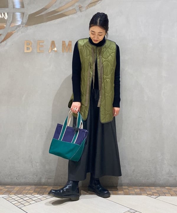 川口 恵さんの「BEAMS WOMEN｜L.L.Bean / Deep Bottom Deluxe Boat and Tote S」を使ったコーディネート