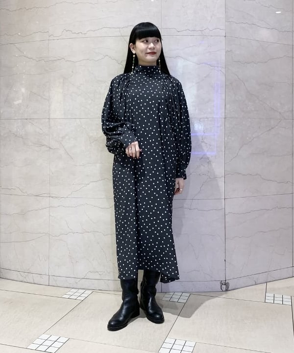 カワライさんの「BEAMS WOMEN｜GIANNI CHIARINI / メタリック ALIFA レザーショルダーバッグ S」を使ったコーディネート