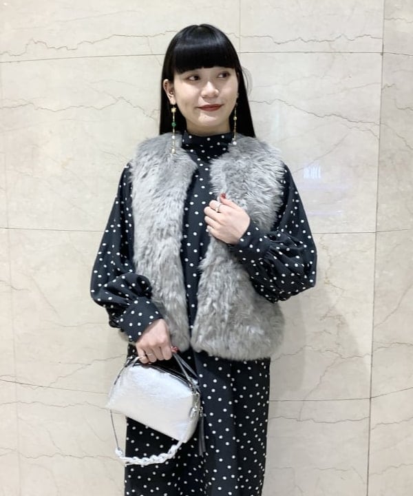 カワライさんの「BEAMS WOMEN｜GIANNI CHIARINI / メタリック ALIFA レザーショルダーバッグ S」を使ったコーディネート