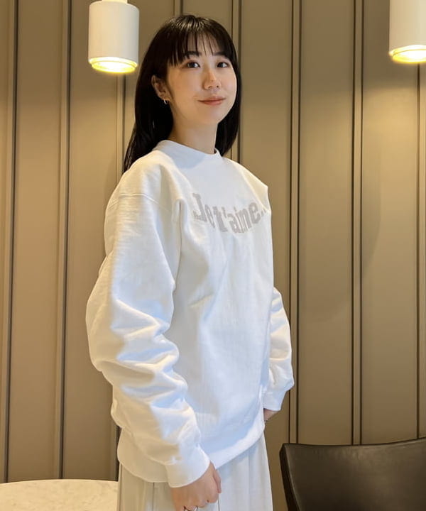 中丸　栞さんの「BEAMS WOMEN｜AUTRY / MEDALIST LOW レザースニーカー」を使ったコーディネート