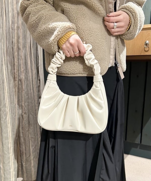 庭野 優紀さんの「BEAMS WOMEN｜JW PEI / Gabbi Bag」を使ったコーディネート