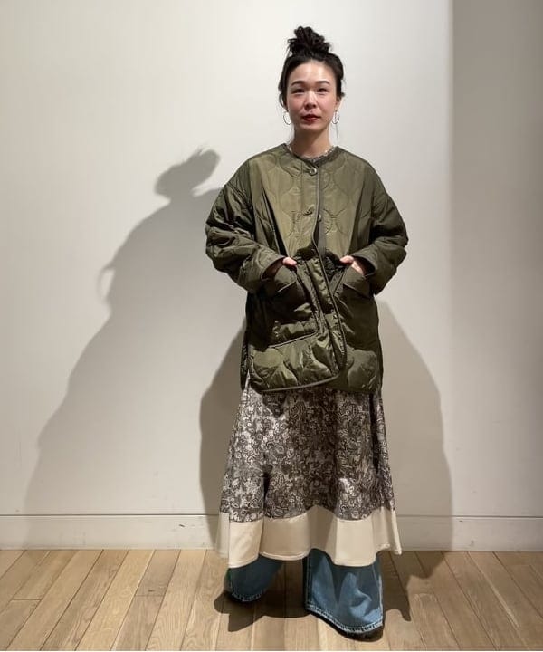 溝口　慶さんの「BEAMS WOMEN｜キルティング ノーカラー ブルゾン」を使ったコーディネート