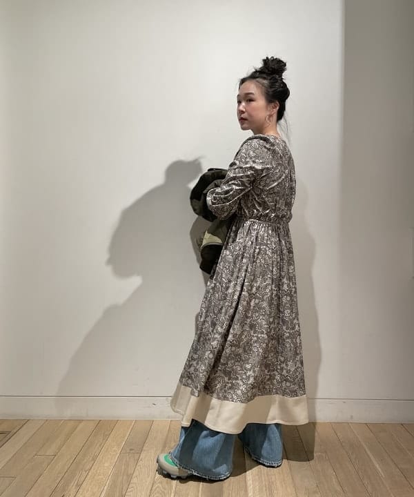 溝口　慶さんの「BEAMS WOMEN｜キルティング ノーカラー ブルゾン」を使ったコーディネート