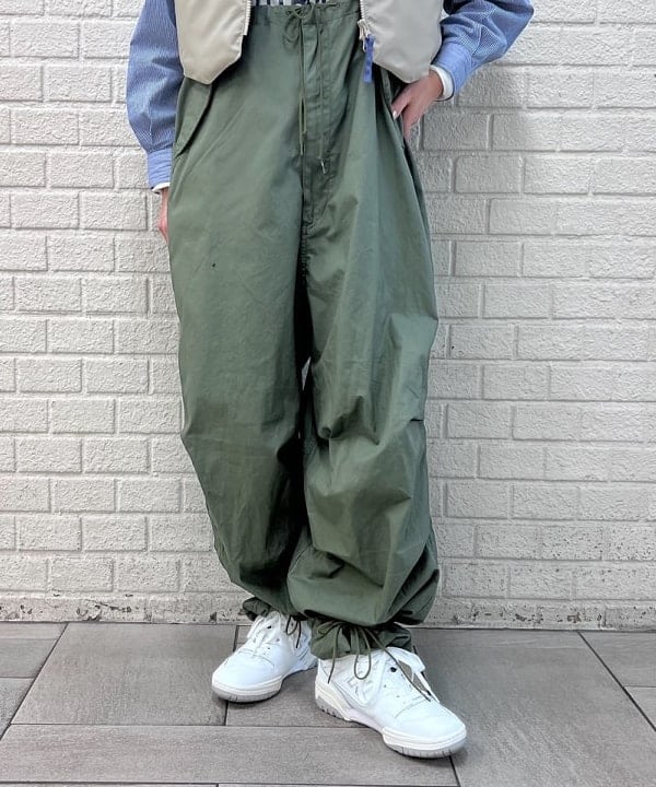清水 彩乃さんの「BEAMS WOMEN｜BEAMS BOY / US ARMY オーバー パンツ」を使ったコーディネート