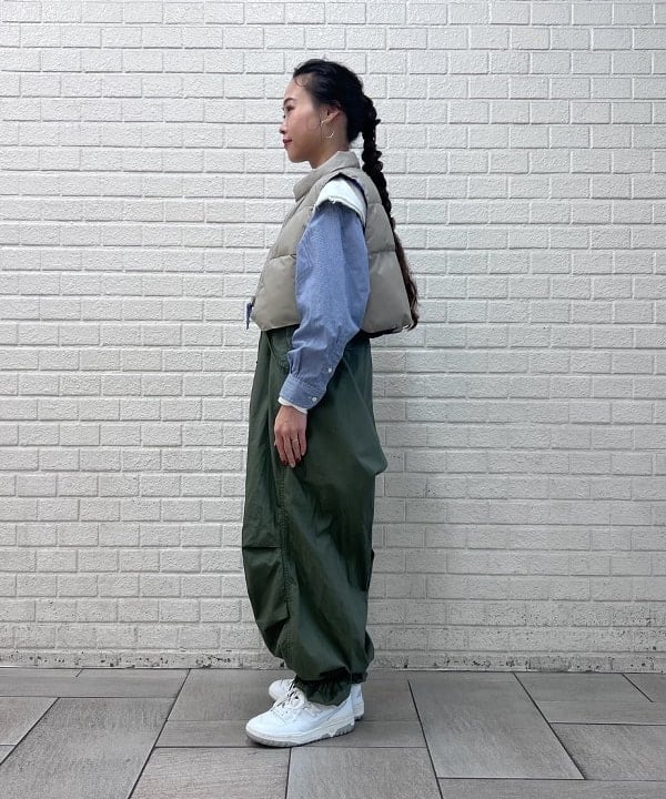 清水 彩乃さんの「BEAMS WOMEN｜BEAMS BOY / US ARMY オーバー パンツ」を使ったコーディネート