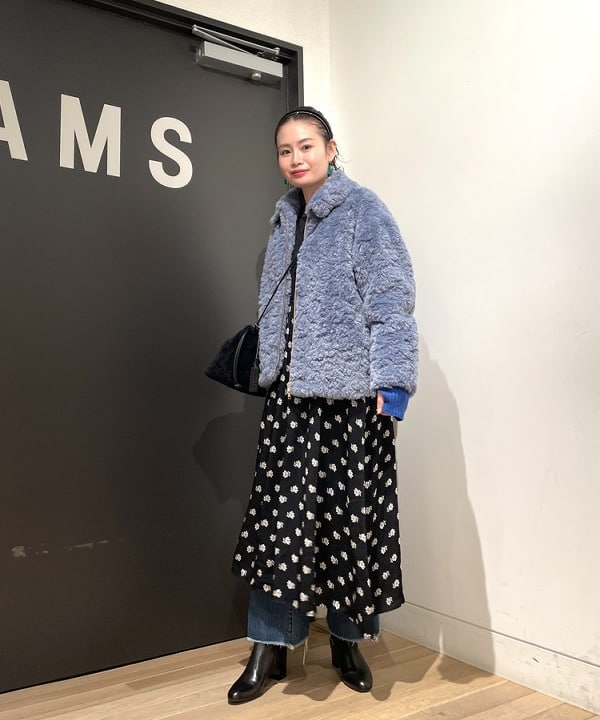 鈴木 亜美さんの「BEAMS WOMEN｜FABIO RUSCONI × Ray BEAMS / 別注 レザー ショートブーツ」を使ったコーディネート
