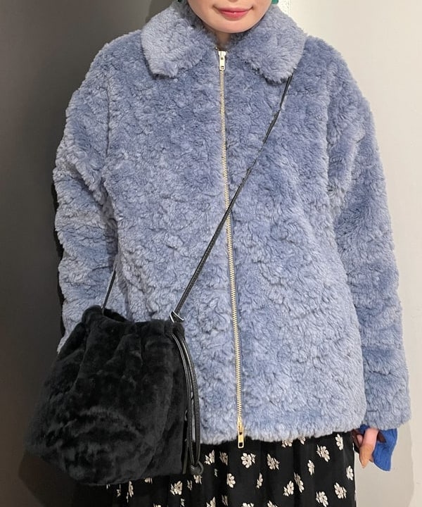 鈴木 亜美さんの「BEAMS WOMEN｜FABIO RUSCONI × Ray BEAMS / 別注 レザー ショートブーツ」を使ったコーディネート