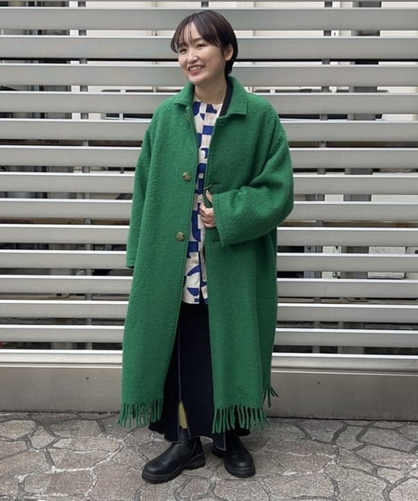 朱華さんの「BEAMS WOMEN｜BEAMS BOY / ポリエステル ウール 3ボタン ブレザー」を使ったコーディネート