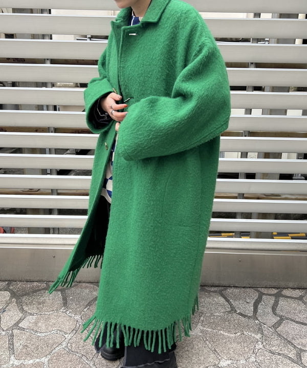 朱華さんの「BEAMS WOMEN｜BEAMS BOY / ポリエステル ウール 3ボタン ブレザー」を使ったコーディネート