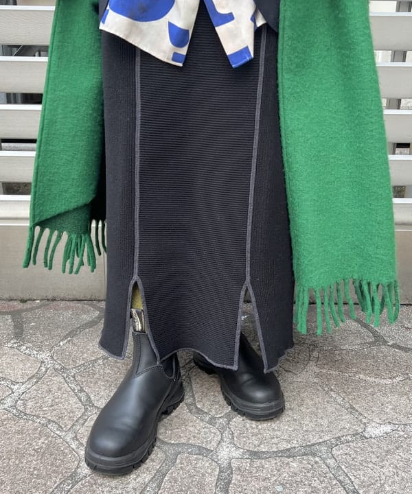 朱華さんの「BEAMS WOMEN｜BEAMS BOY / ポリエステル ウール 3ボタン ブレザー」を使ったコーディネート