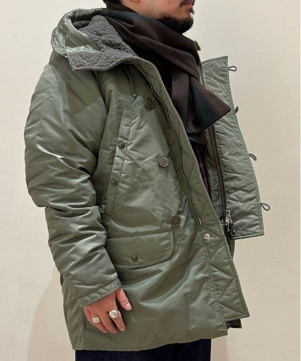 佐々木 優さんの「BEAMS WOMEN｜BEAMS PLUS / Cashmere School Scarf」を使ったコーディネート