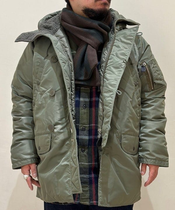 佐々木 優さんの「BEAMS WOMEN｜BEAMS PLUS / Cashmere School Scarf」を使ったコーディネート