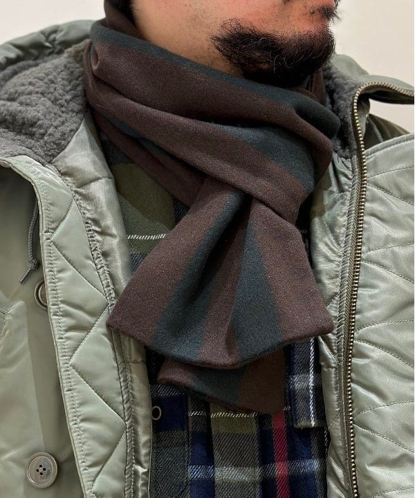 佐々木 優さんの「BEAMS WOMEN｜BEAMS PLUS / Cashmere School Scarf」を使ったコーディネート