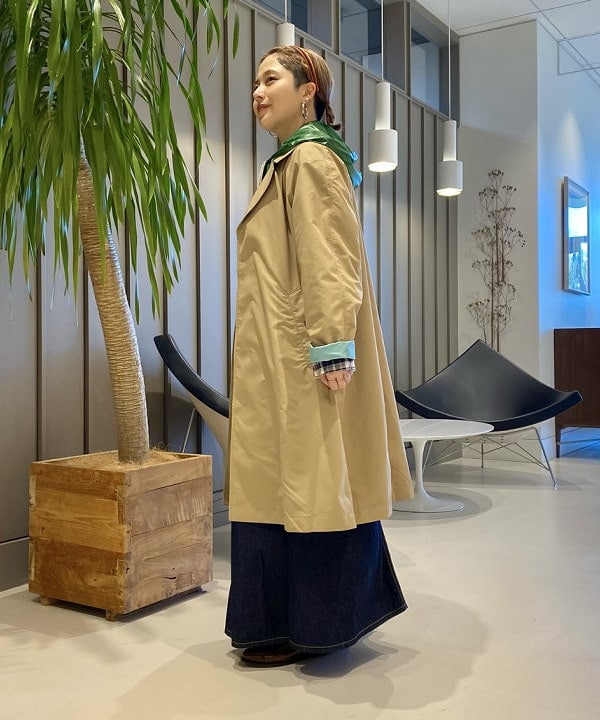 吉野 多恵さんの「BEAMS WOMEN｜L.L.Bean × BEAMS PLUS ＆ BEAMS BOY / Deep Bottom Deluxe Boat and Tote Mini」を使ったコーディネート