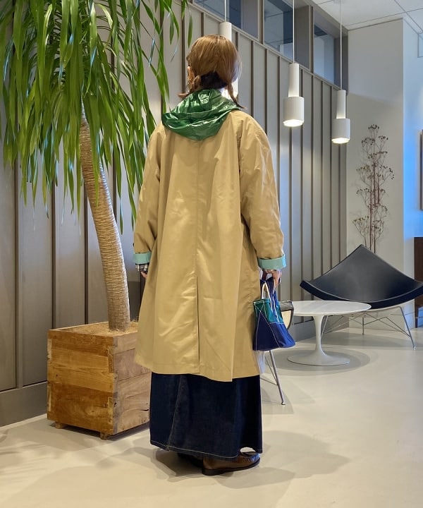 吉野 多恵さんの「BEAMS WOMEN｜L.L.Bean × BEAMS PLUS ＆ BEAMS BOY / Deep Bottom Deluxe Boat and Tote Mini」を使ったコーディネート