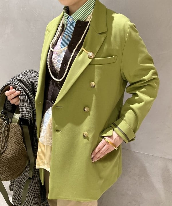 吉野 多恵さんの「BEAMS WOMEN｜BEAMS BOY / GOLDメッキ ワイド パームカフ」を使ったコーディネート