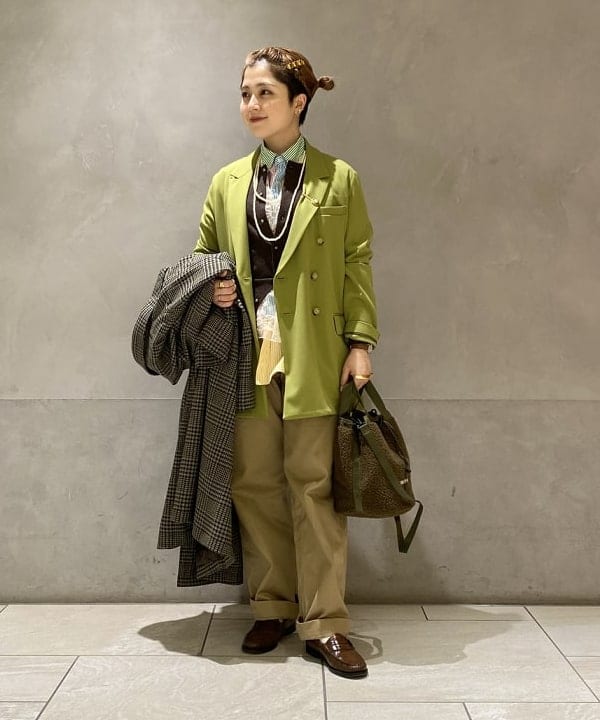 吉野 多恵さんの「BEAMS WOMEN｜BEAMS BOY / GOLDメッキ ワイド パームカフ」を使ったコーディネート