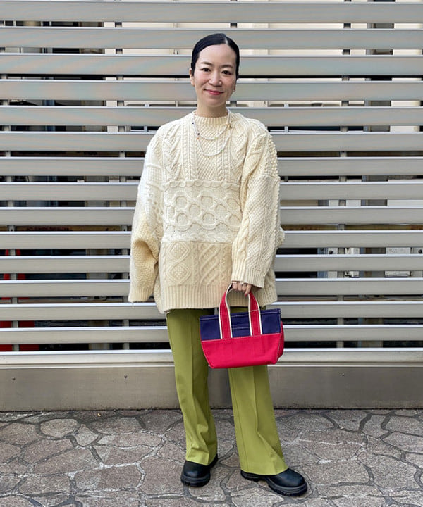 コウリキ　マミさんの「BEAMS WOMEN｜BEAMS BOY / ソリッド スラックス」を使ったコーディネート