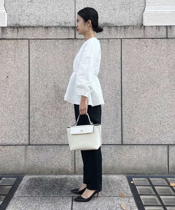 蒲原 捺美さんの「BEAMS WOMEN｜Demi-Luxe BEAMS / ジャカード パフスリーブ プルオーバー＊」を使ったコーディネート