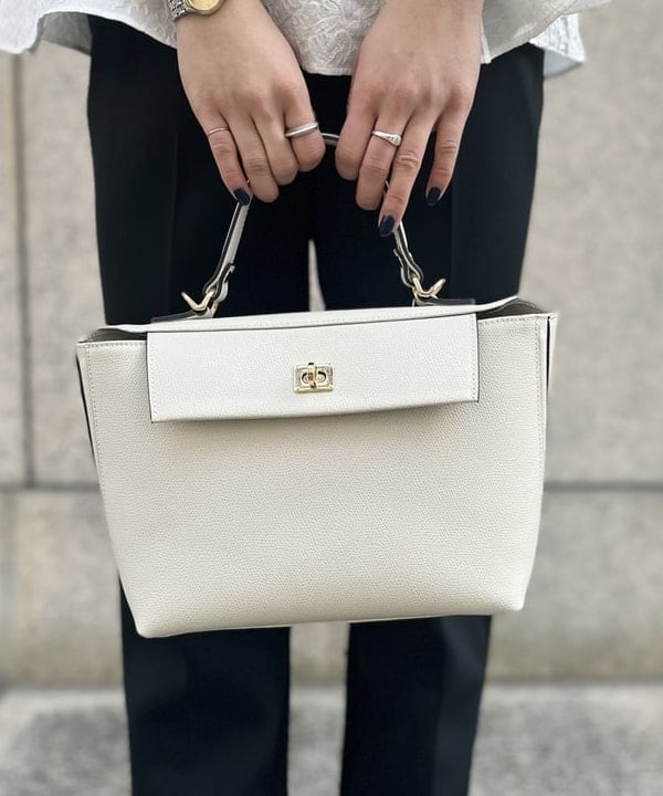 蒲原 捺美さんの「BEAMS WOMEN｜Demi-Luxe BEAMS / ジャカード パフスリーブ プルオーバー＊」を使ったコーディネート