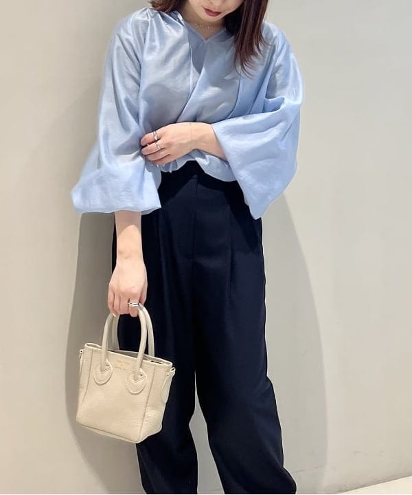 大川 美咲さんの「BEAMS WOMEN｜AUTRY / MEDALIST LOW レザースニーカー」を使ったコーディネート