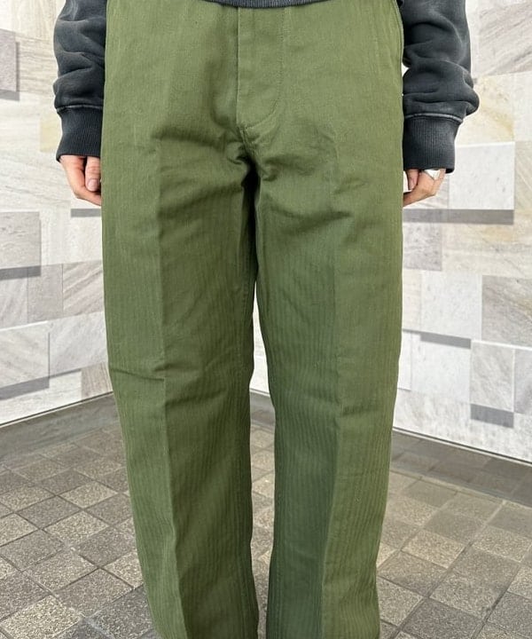 なるみさんの「BEAMS WOMEN｜BEAMS PLUS / MIL Trousers Herringbone」を使ったコーディネート