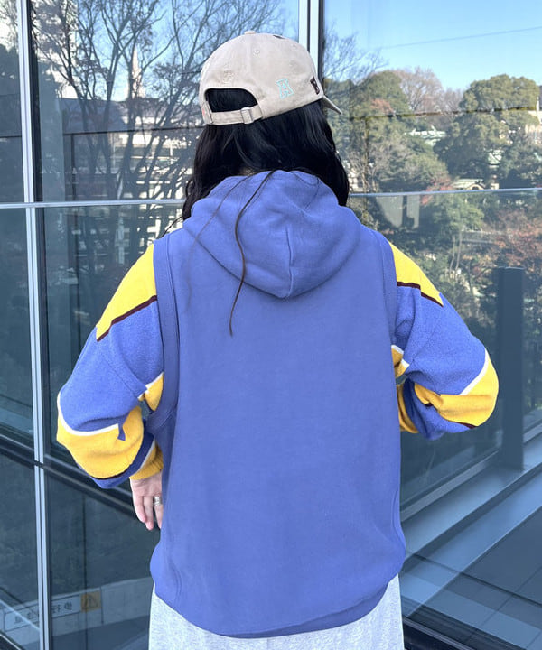 カスタニ モモノさんの「BEAMS WOMEN｜Blundstone / LOW CUT」を使ったコーディネート