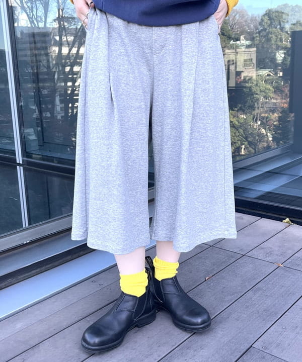 カスタニ モモノさんの「BEAMS WOMEN｜Blundstone / LOW CUT」を使ったコーディネート