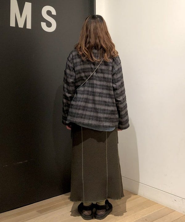 みかみさんの「BEAMS WOMEN｜BUZZ RICKSON'S / 別注 シャンブレー ロングスリーブ シャツ」を使ったコーディネート