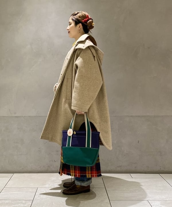 吉野 多恵さんの「BEAMS WOMEN｜L.L.Bean / Deep Bottom Deluxe Boat and Tote S」を使ったコーディネート