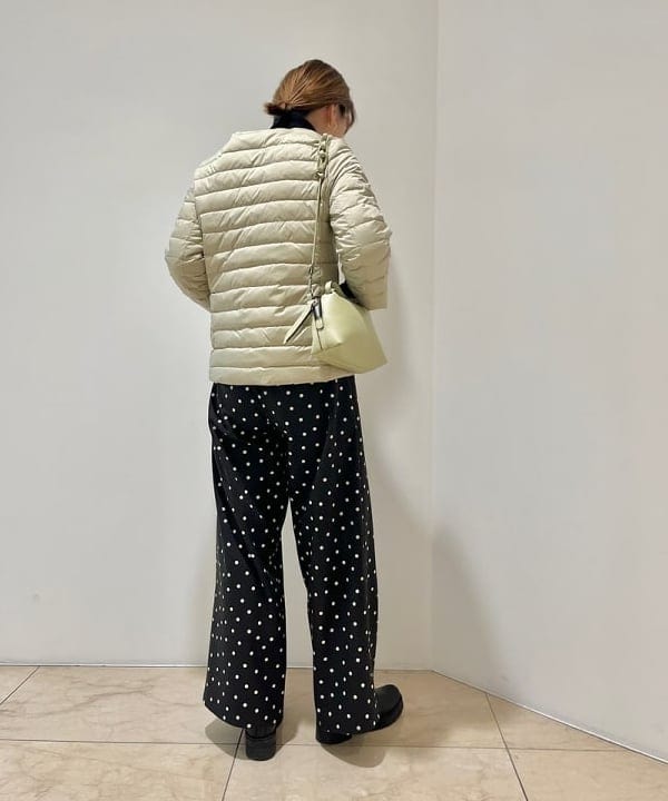 Ito_ririkaさんの「BEAMS WOMEN｜TATRAS / 別注 ACACIA  ノーカラー ライトダウンジャケット」を使ったコーディネート