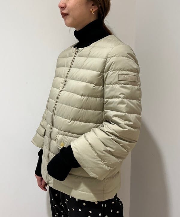 Ito_ririkaさんの「BEAMS WOMEN｜TATRAS / 別注 ACACIA  ノーカラー ライトダウンジャケット」を使ったコーディネート