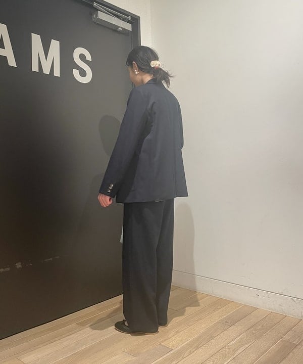 鈴木 亜美さんの「BEAMS WOMEN｜Demi-Luxe BEAMS / ダブルパール イヤリング」を使ったコーディネート