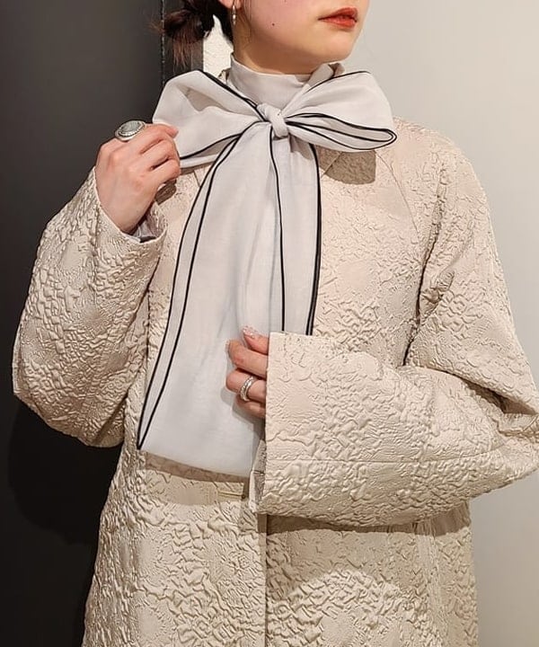 saori KATOさんの「BEAMS WOMEN｜オーガンジー リボンブラウス」を使ったコーディネート