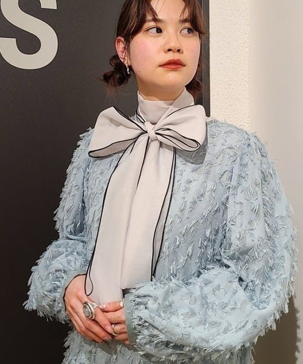 saori KATOさんの「BEAMS WOMEN｜オーガンジー リボンブラウス」を使ったコーディネート