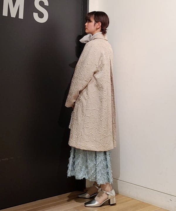 saori KATOさんの「BEAMS WOMEN｜オーガンジー リボンブラウス」を使ったコーディネート