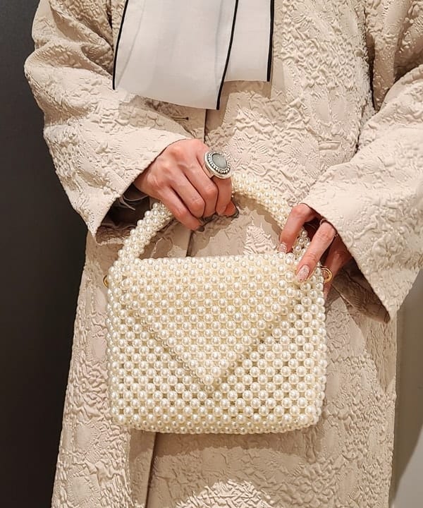 saori KATOさんの「BEAMS WOMEN｜オーガンジー リボンブラウス」を使ったコーディネート