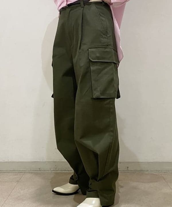 鈴木 悠里さんの「BEAMS WOMEN｜BEAMS PLUS / Leather Tab Cotton Belt」を使ったコーディネート