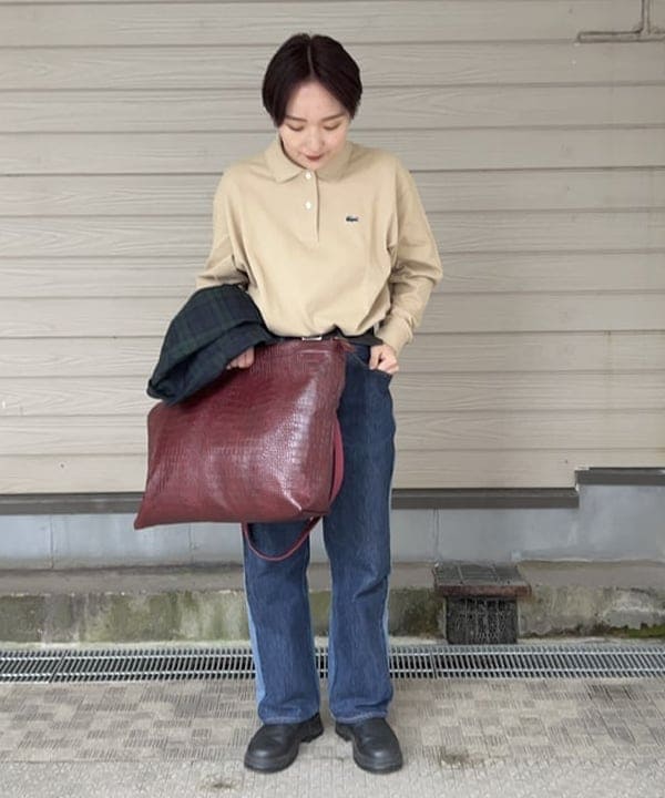 朱華さんの「BEAMS WOMEN｜BEAMS BOY / ポリエステル ウール 3ボタン ブレザー」を使ったコーディネート