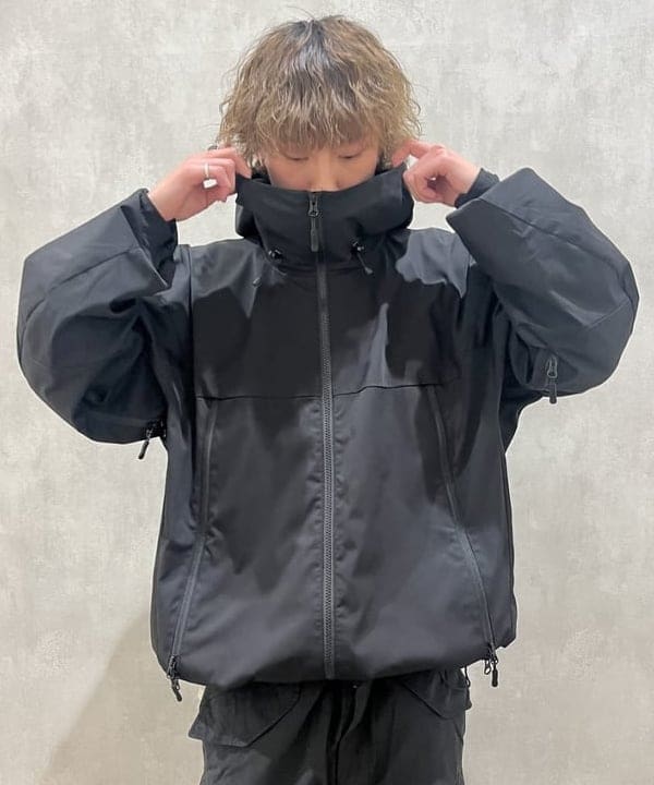 トラ吉さんの「BEAMS WOMEN｜BEAMS / ビッグ 6ポケット カーゴパンツ」を使ったコーディネート