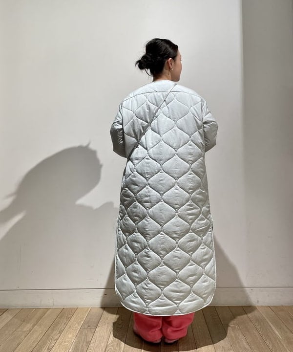 溝口　慶さんの「BEAMS WOMEN｜GIANNI CHIARINI / メタリック ALIFA レザーショルダーバッグ S」を使ったコーディネート