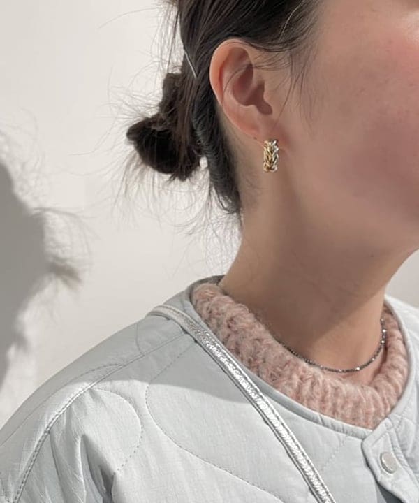 溝口　慶さんの「BEAMS WOMEN｜GIANNI CHIARINI / メタリック ALIFA レザーショルダーバッグ S」を使ったコーディネート