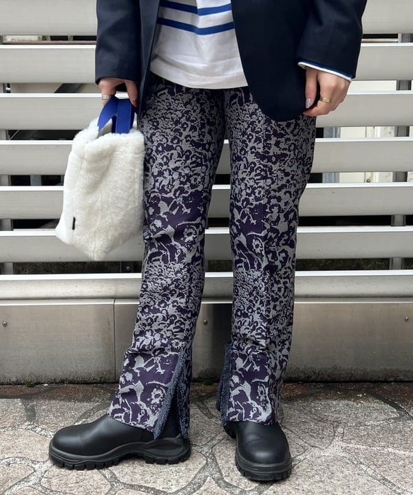 朱華さんの「BEAMS WOMEN｜BEAMS BOY / ポリエステル ウール 3ボタン ブレザー」を使ったコーディネート