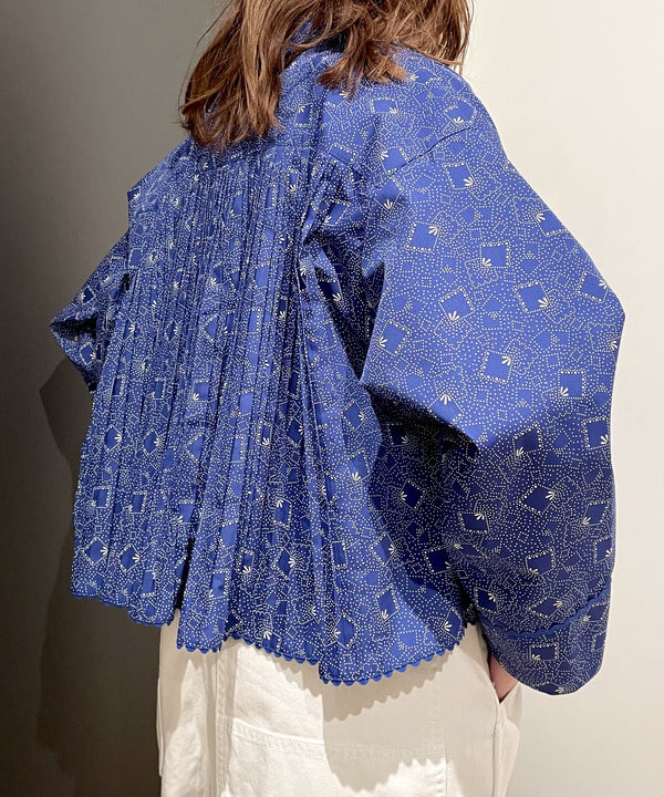 みかみさんの「BEAMS WOMEN｜BEAMS BOY / プリント プリーツ シャツ」を使ったコーディネート