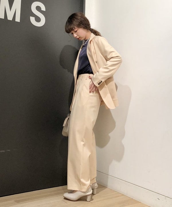 佐藤 美樹さんの「BEAMS WOMEN｜Demi-Luxe BEAMS / ダブルパール イヤリング」を使ったコーディネート