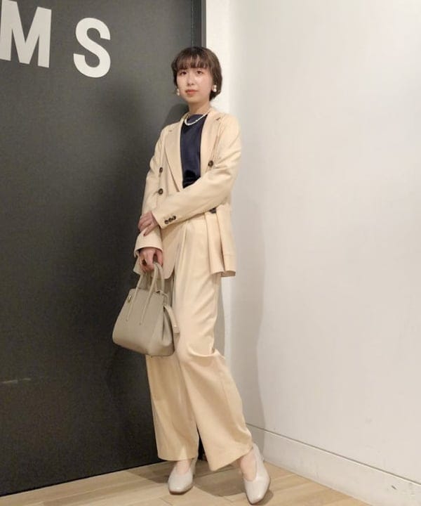 佐藤 美樹さんの「BEAMS WOMEN｜Demi-Luxe BEAMS / ダブルパール イヤリング」を使ったコーディネート