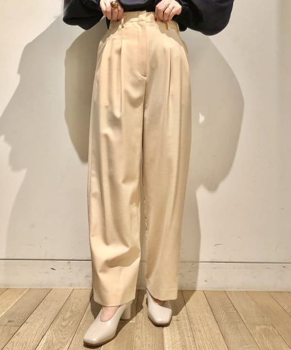 佐藤 美樹さんの「BEAMS WOMEN｜Demi-Luxe BEAMS / ダブルパール イヤリング」を使ったコーディネート