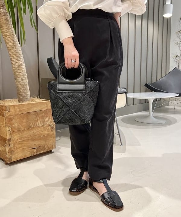 大川 美咲さんの「BEAMS WOMEN｜AK+1 / シルクコットン ブラウス」を使ったコーディネート